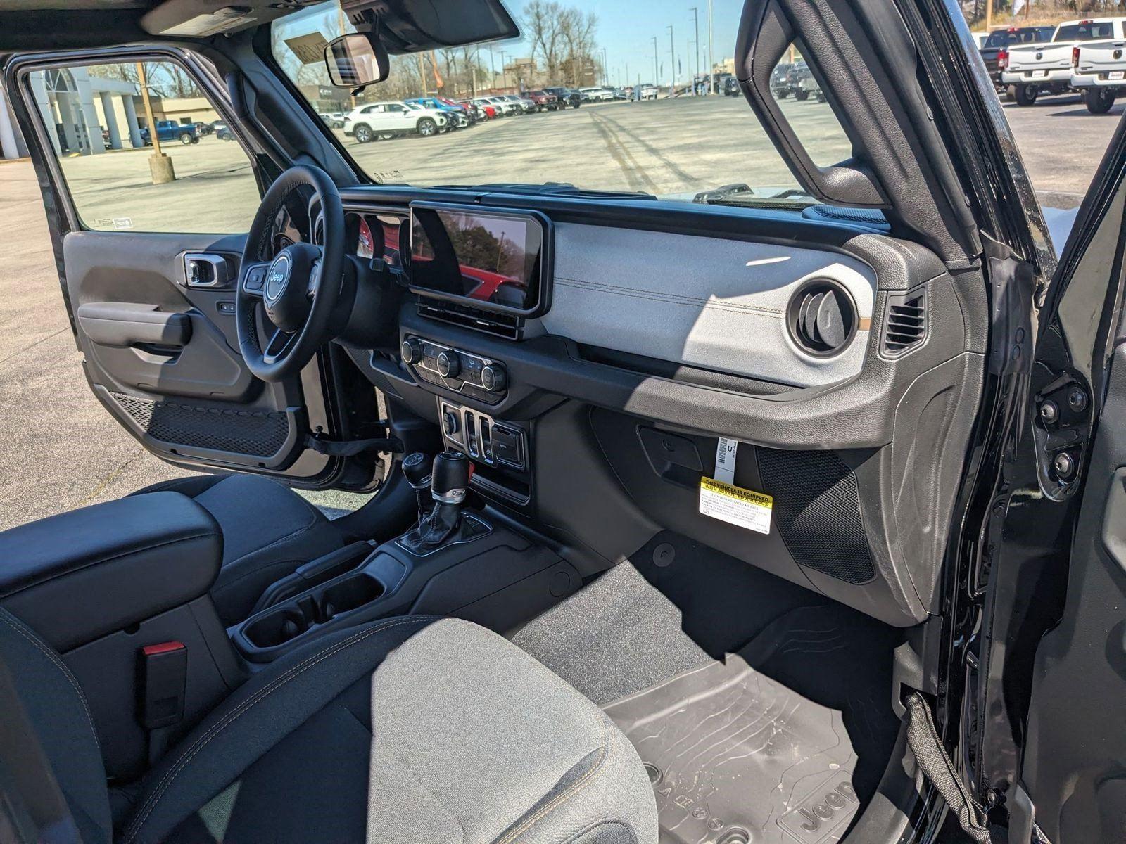2025 Jeep Wrangler Sport S photo 14