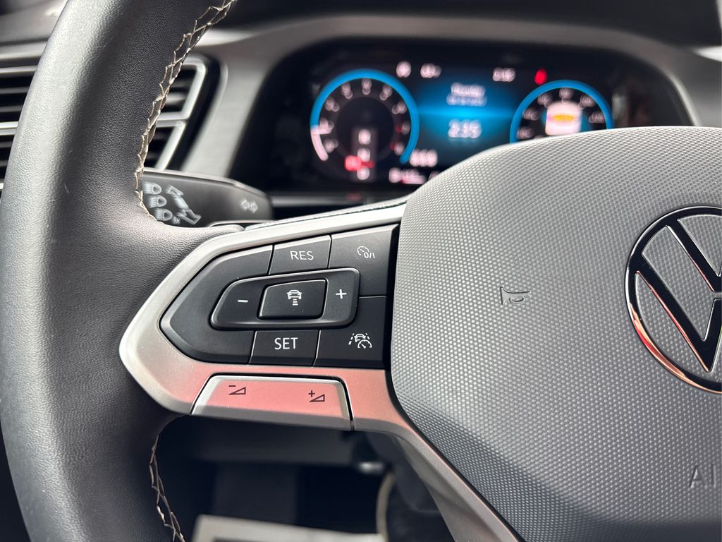 2024 Volkswagen Atlas Cross Sport SE Technology photo 32