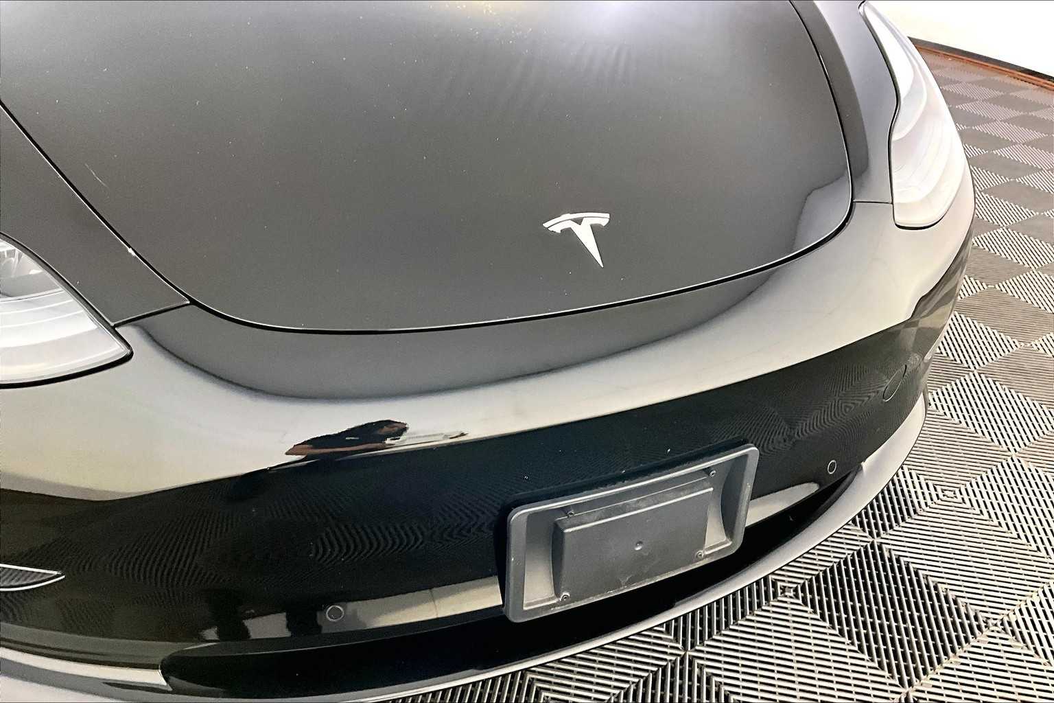 2021 Tesla Model 3 Standard Range Plus photo 27