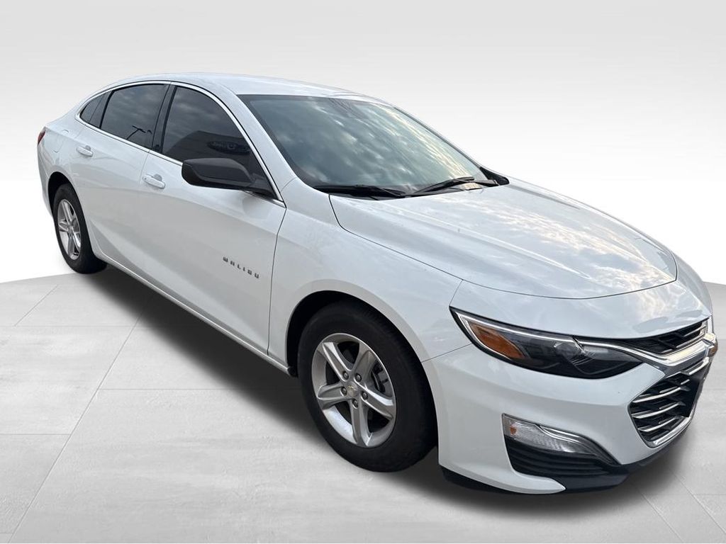 2023 Chevrolet Malibu LS photo 6