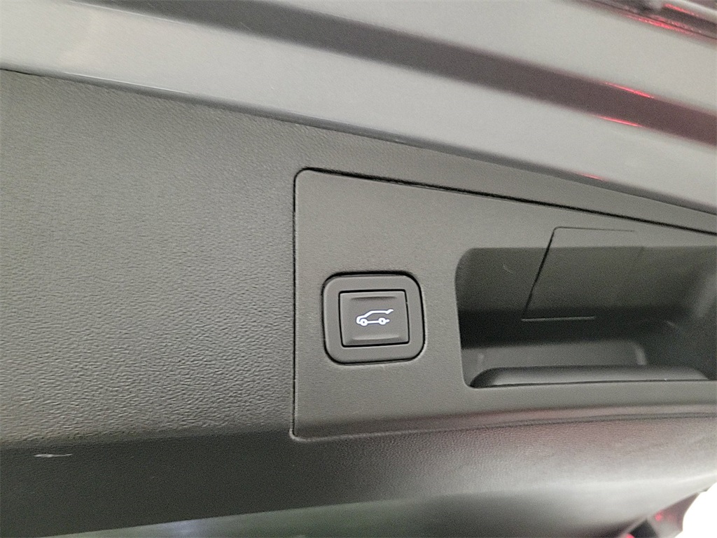 2025 CADILLAC XT5 - Image 24