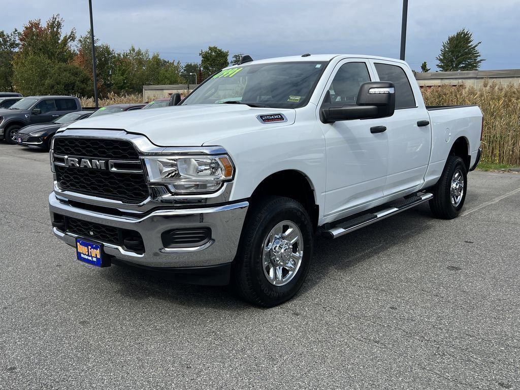 2024 Ram 2500 Tradesman photo 3