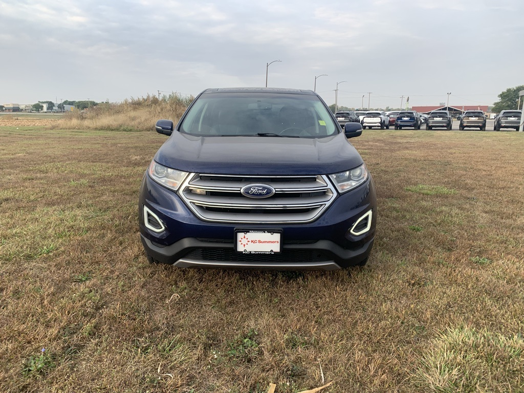 2016 Ford Edge Titanium photo 2