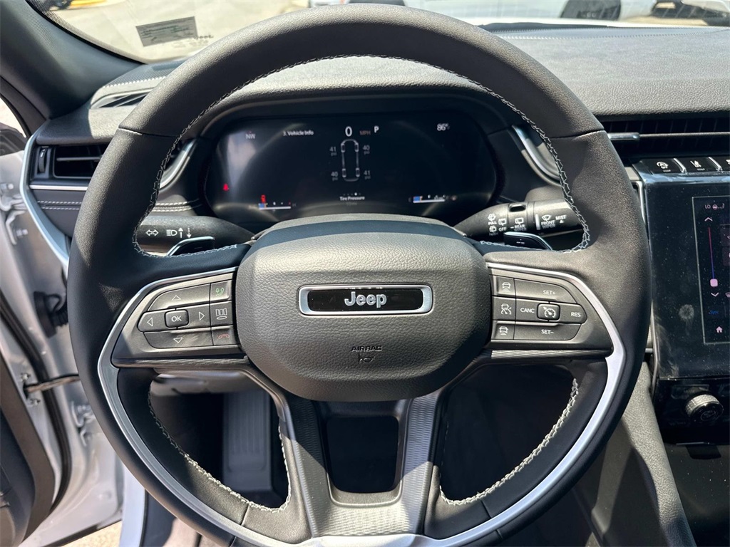 2025 Jeep Grand Cherokee Altitude X photo 4