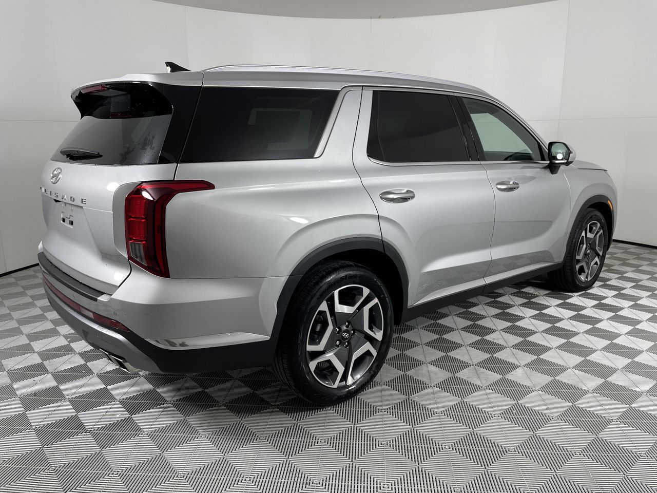 2024 Hyundai Palisade Limited photo 3