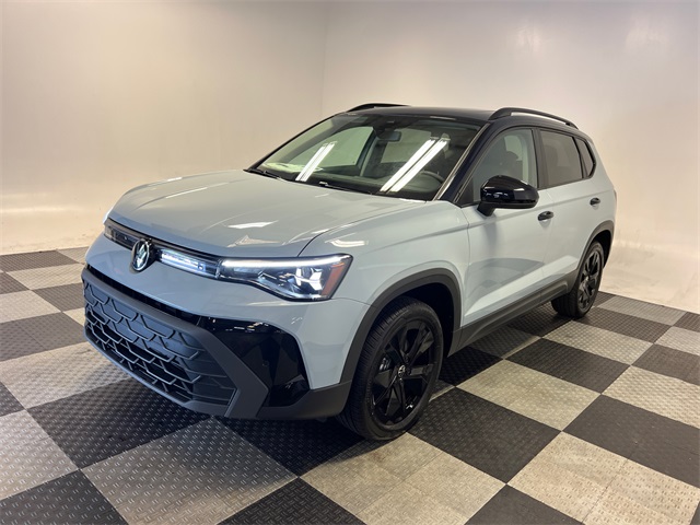 2025 Volkswagen Taos SE photo 3