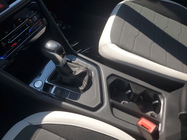 2025 Volkswagen Taos SE photo 33