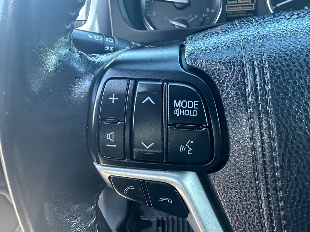 2018 Toyota Highlander XLE photo 16