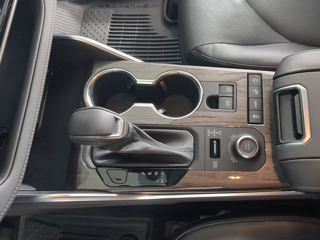 2022 Toyota Highlander Limited photo 21