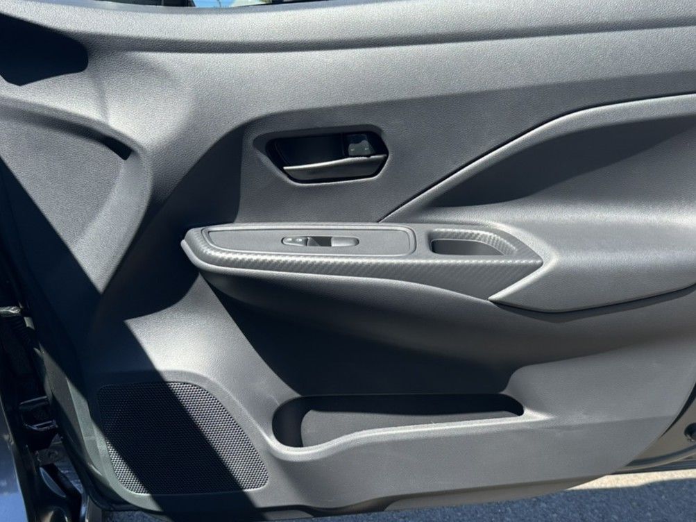 2025 Nissan Versa 1.6 S photo 20