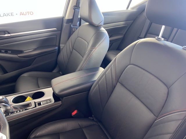 2024 Nissan Altima SR photo 11