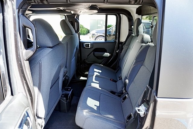 New 2025 Granite Crystal Metallic Clear-Coat Exterior Paint Jeep Willys image 23