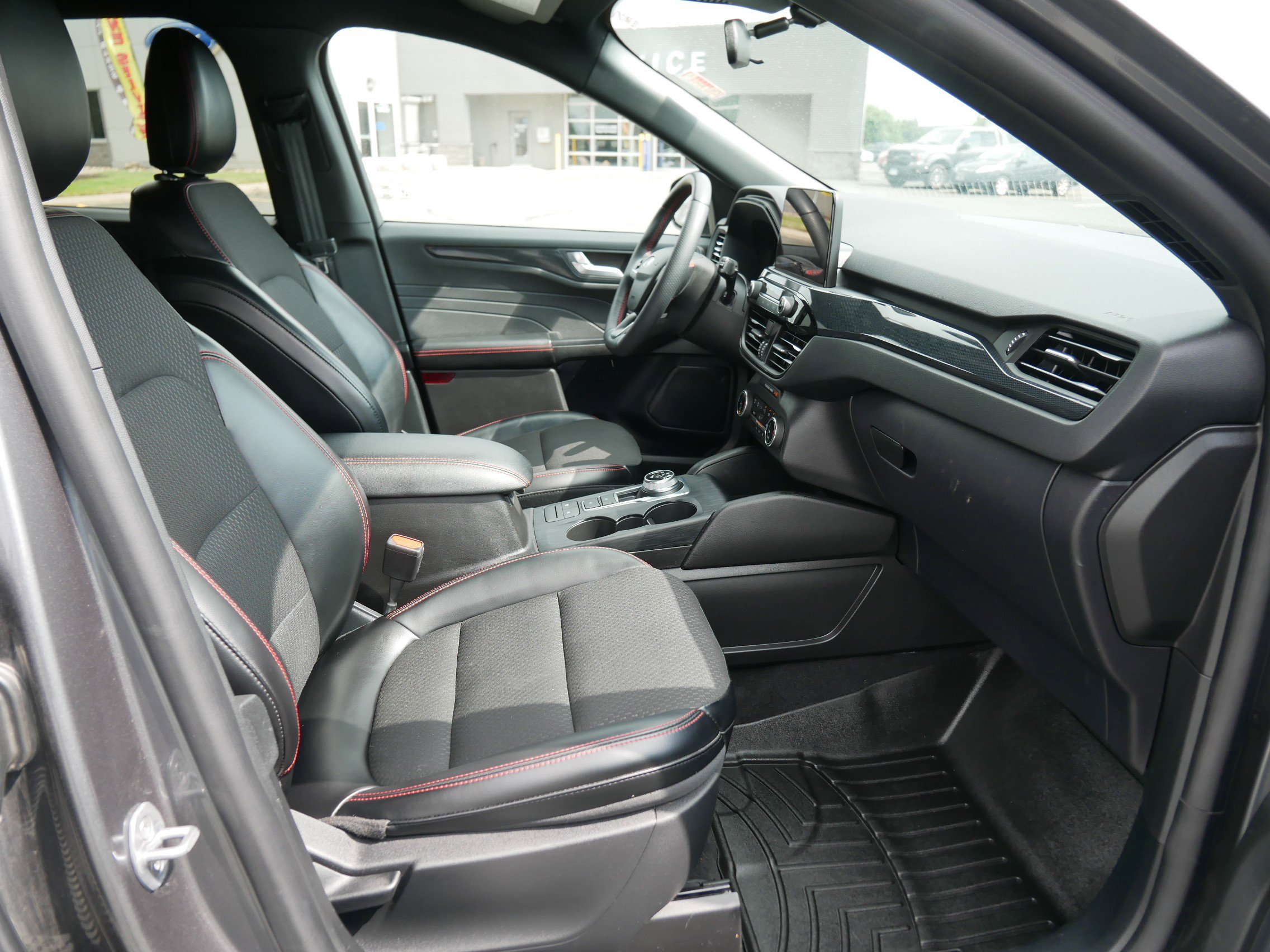2024 Ford Escape ST-Line photo 9