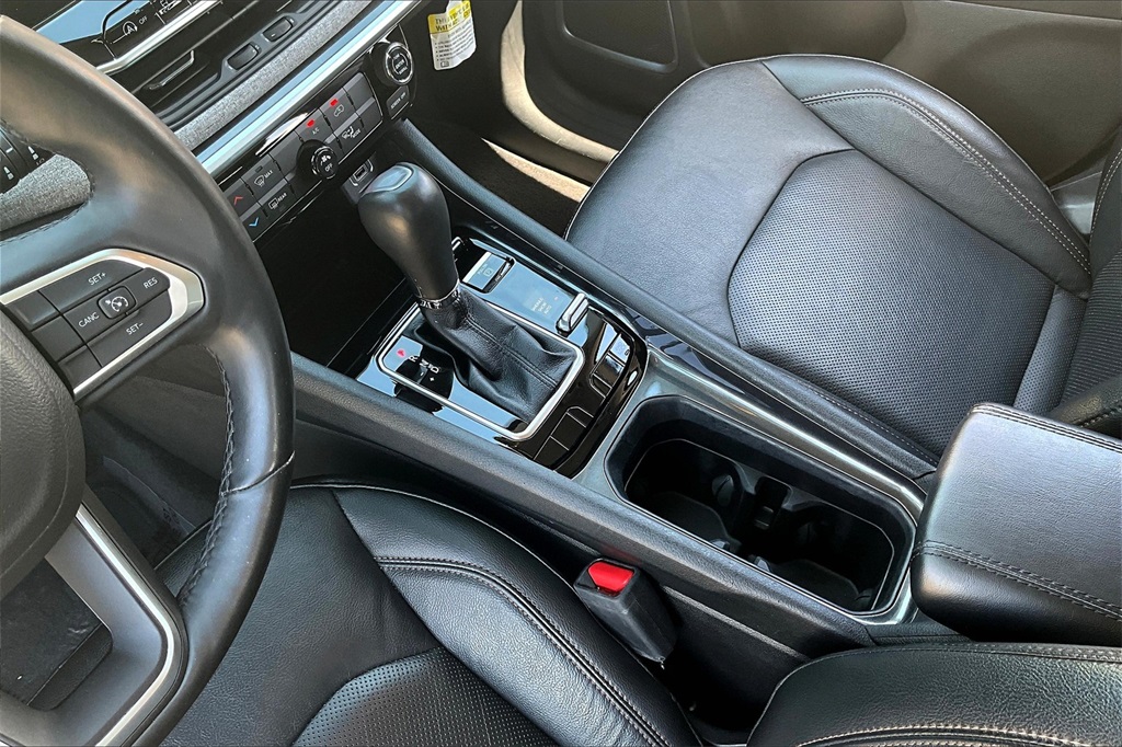 2022 Jeep Compass Latitude Lux photo 15