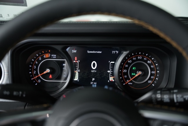 2025 Jeep Wrangler Sahara photo 3