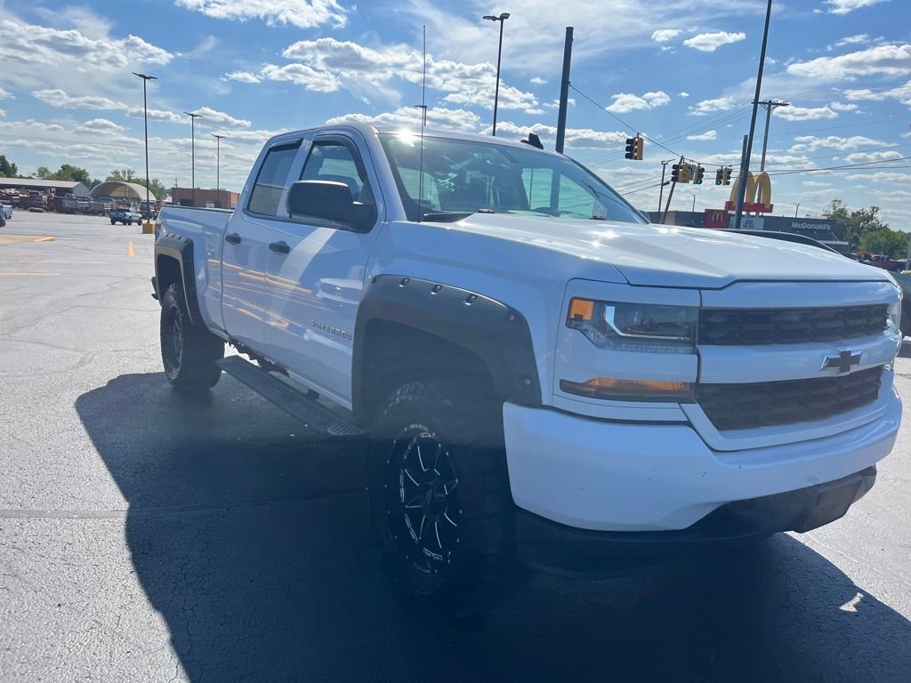 2016 Chevrolet Silverado 1500 Custom photo 7