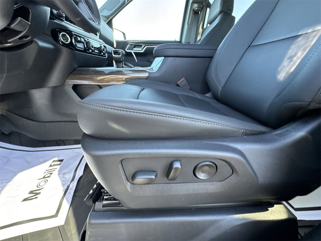 2026 Chevrolet Silverado 1500 RST photo 11
