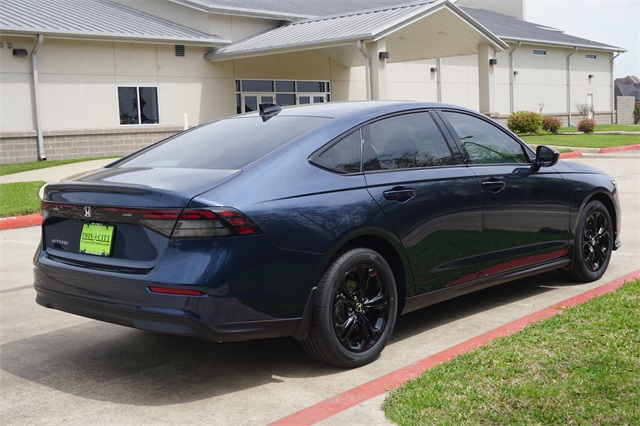 2025 Honda Accord 1.5T SE photo 4