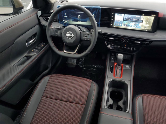 2025 Nissan Kicks SR photo 8
