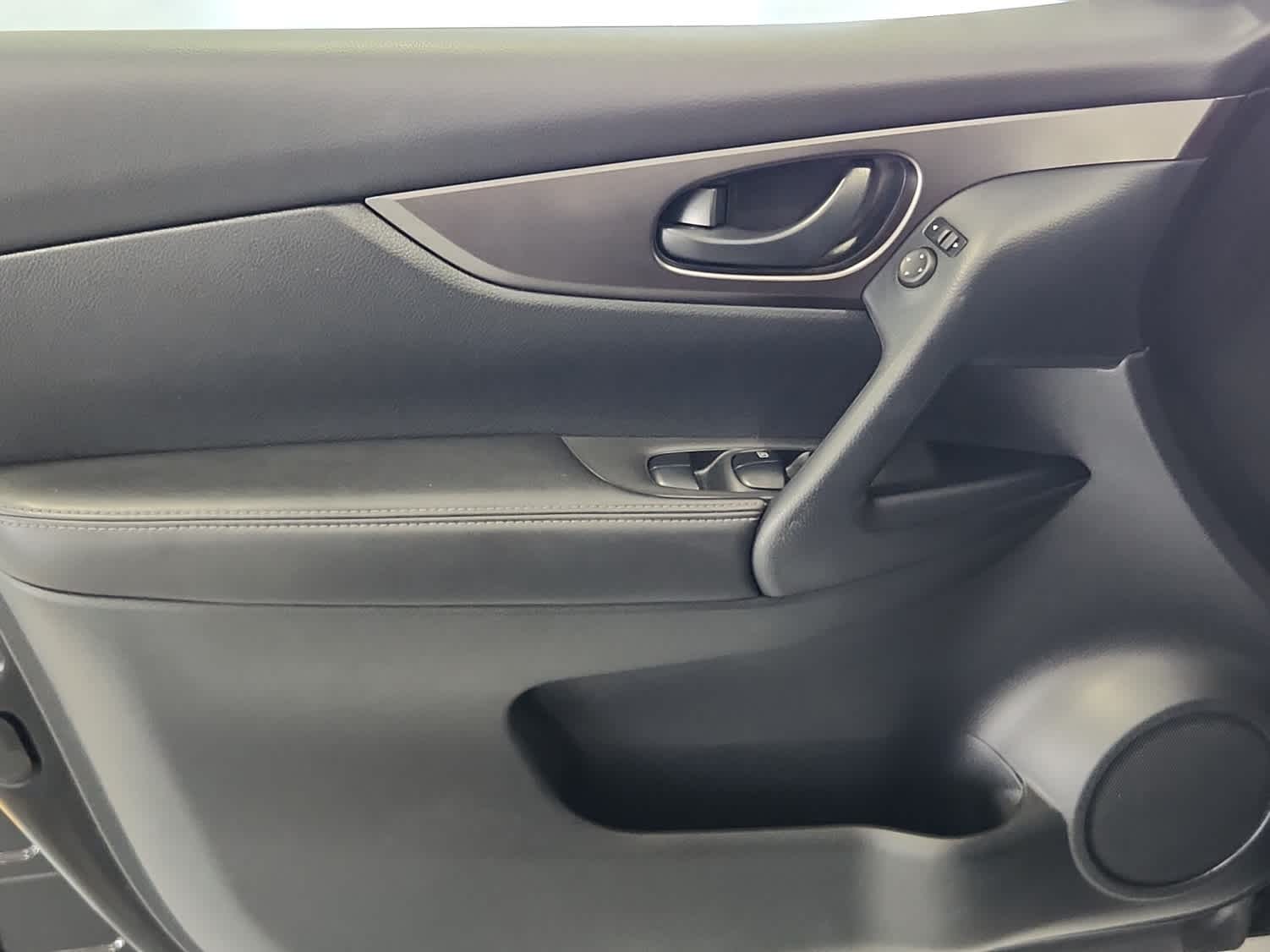 2021 Nissan Rogue Sport S photo 9