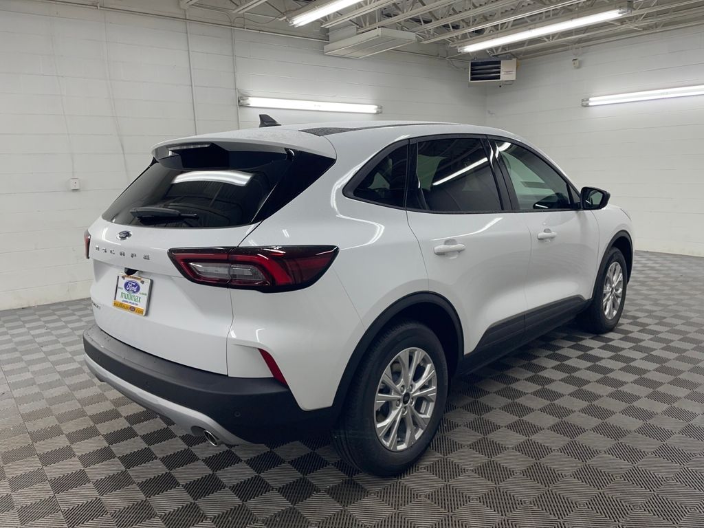 2026 Ford Escape Active photo 3