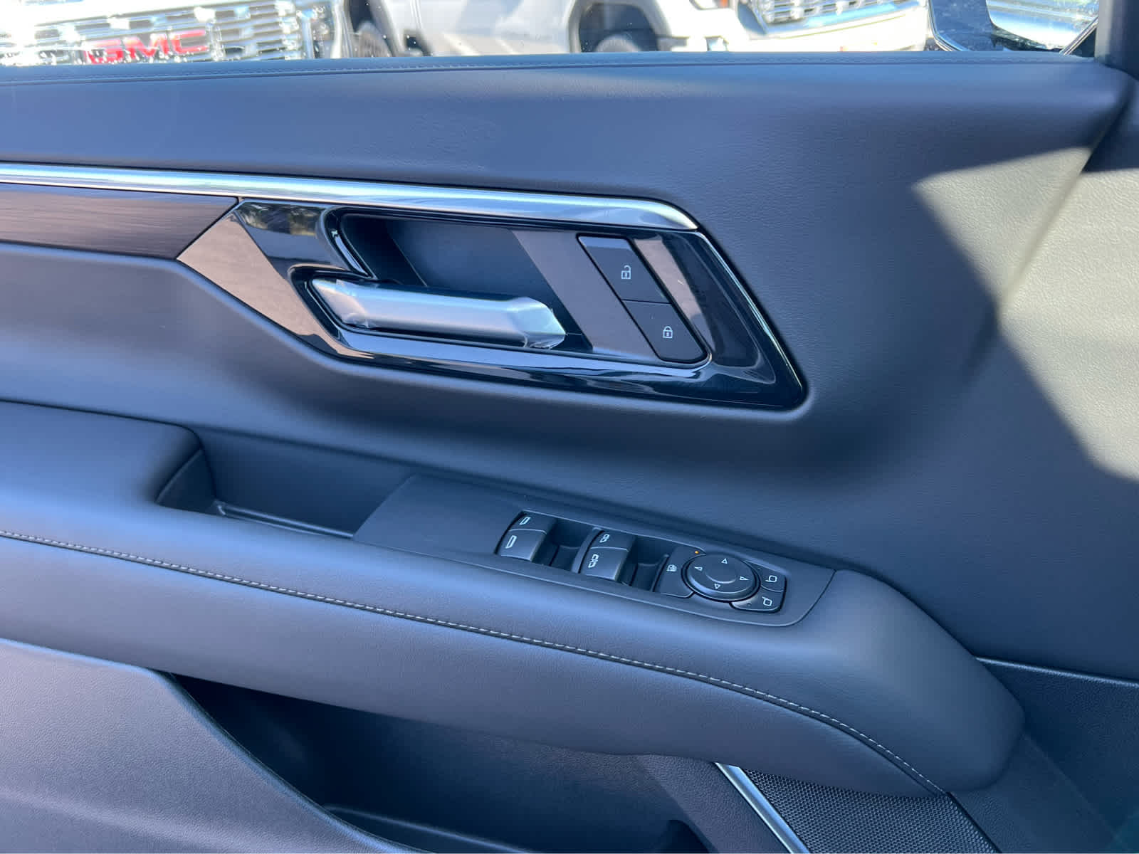 2025 Chevrolet Tahoe LS photo 16