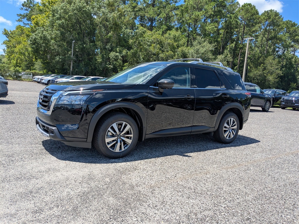 2025 Nissan Pathfinder SL photo 7