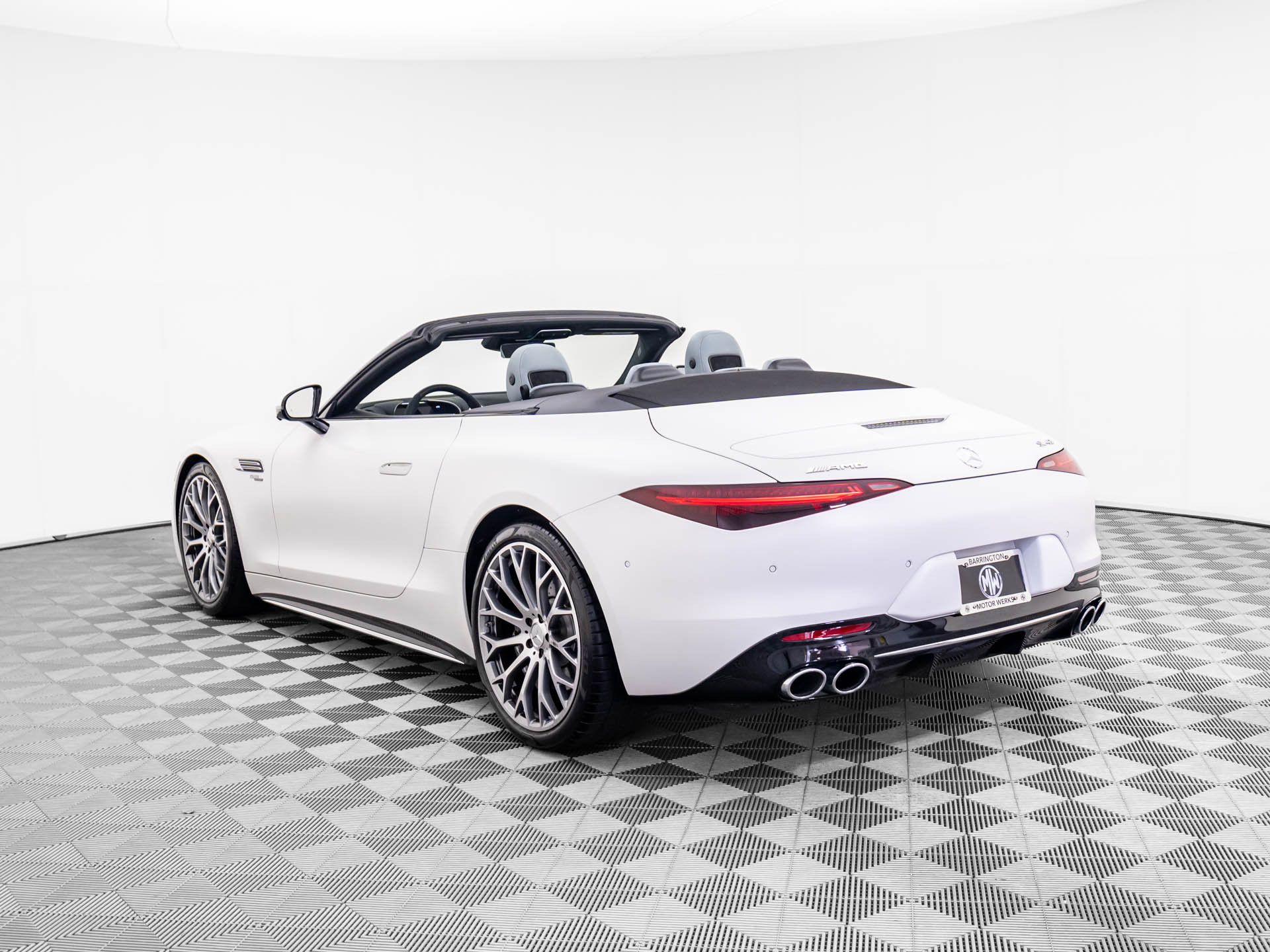 2025 Mercedes Benz SL 43 AMG photo 3