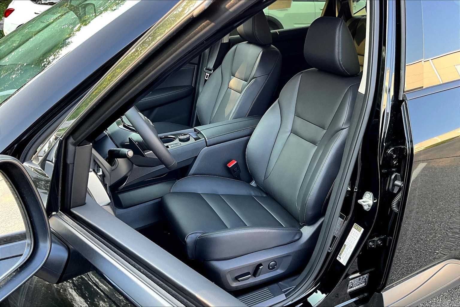 2025 Nissan Rogue SL photo 8