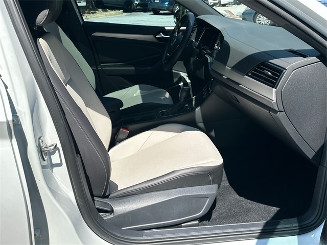 2021 Volkswagen Jetta R-Line photo 12