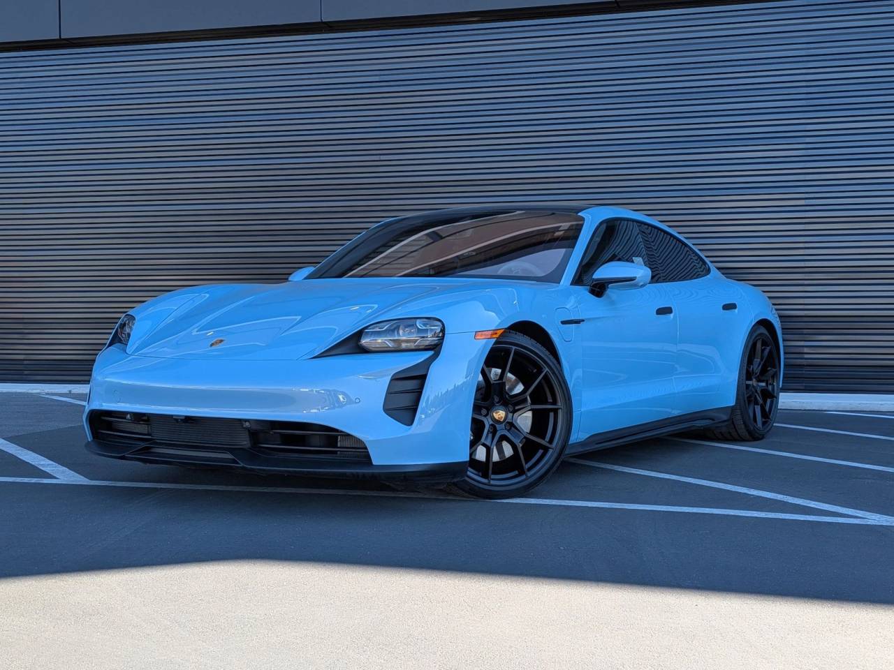 2023 Porsche Taycan GTS's photo