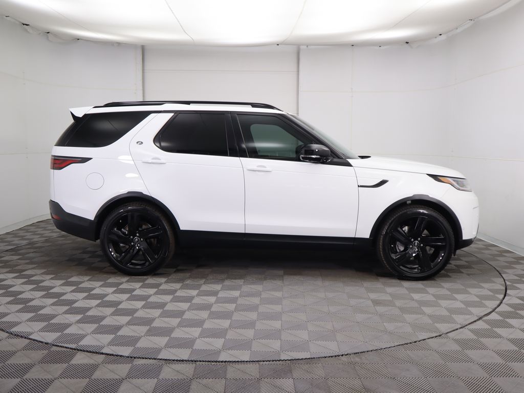 2025 Land Rover Discovery S photo 3