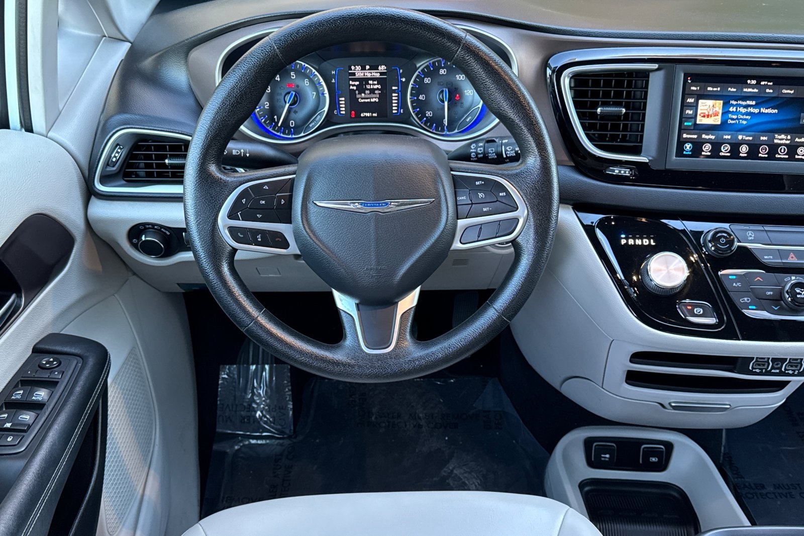 2021 Chrysler Voyager LXi photo 16