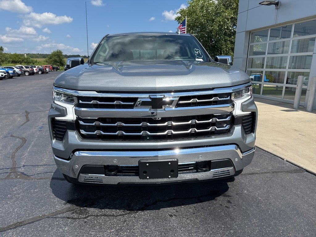 2026 Chevrolet Silverado 1500 LT photo 2