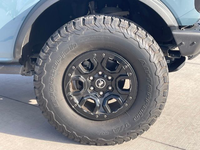 2021 Ford Bronco First Edition photo 4