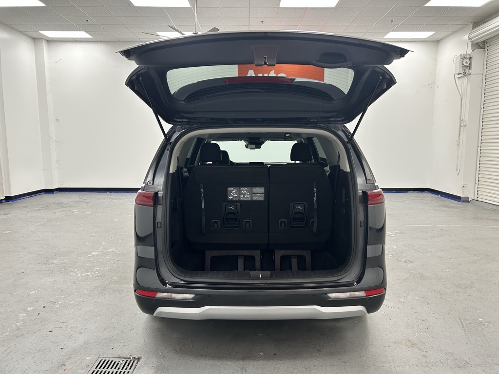 2024 Kia Carnival LX photo 21