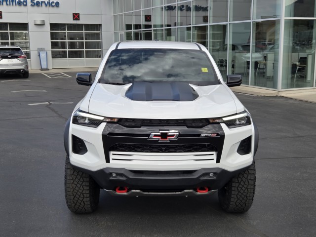 2025 Chevrolet Colorado ZR2 photo 2