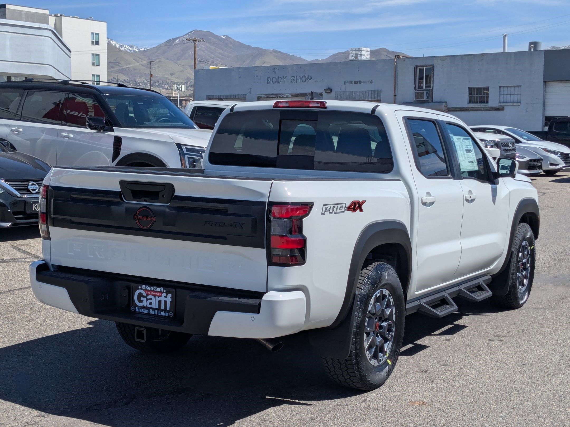 2025 Nissan Frontier PRO-4X photo 3