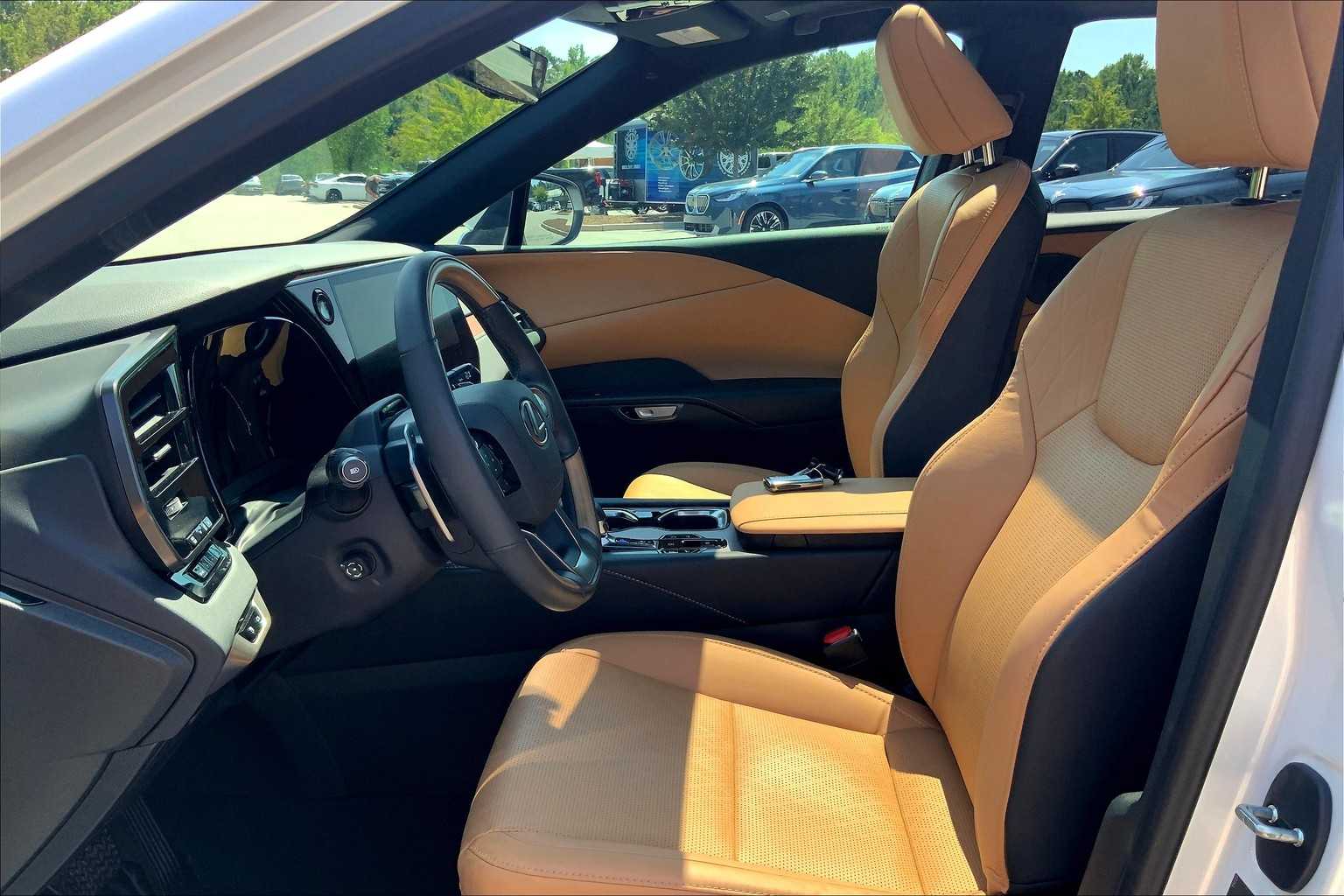 2024 Lexus RX Premium photo 7