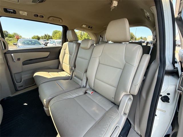 2015 Honda Odyssey Touring photo 19