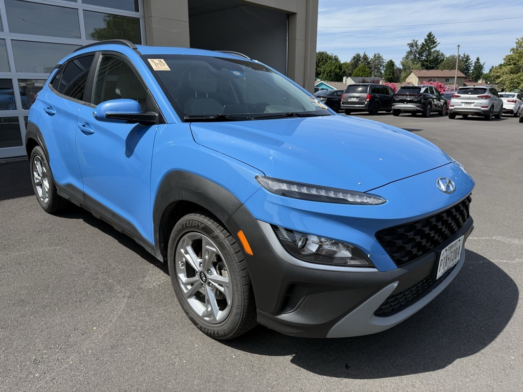 2022 Hyundai Kona SEL photo 2