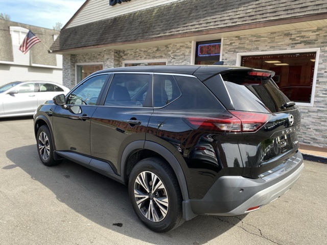 2022 Nissan Rogue SV photo 5
