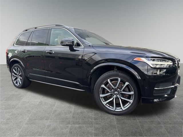 2019 Volvo XC90 Momentum