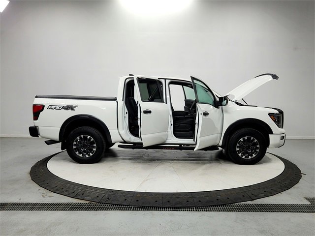 2024 Nissan Titan PRO-4X photo 14
