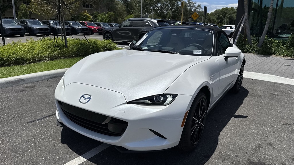 2025 Mazda MX-5 Miata Miata Grand Touring photo 26