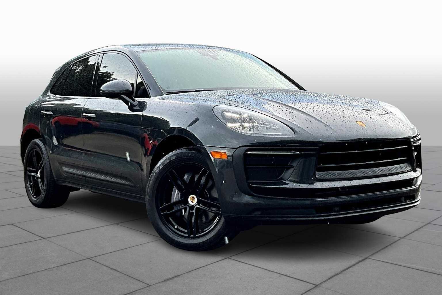 2022 Porsche Macan photo 2