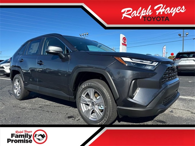 2025 Toyota RAV4 XLE's photo