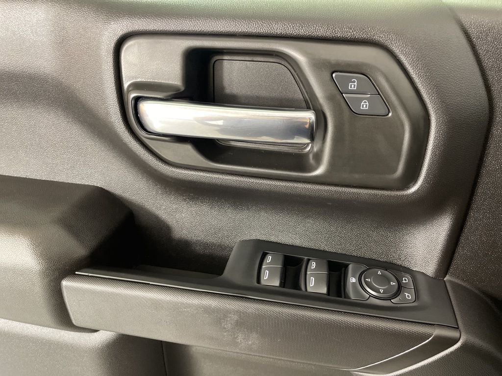 2024 Chevrolet Silverado 1500 Custom photo 10