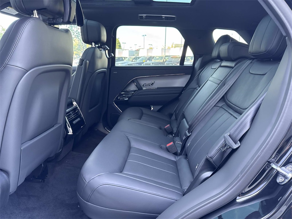 2025 Land Rover Range Rover Sport SE photo 14