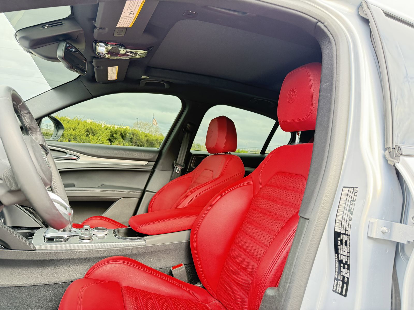 2024 Alfa Romeo Stelvio Ti photo 5